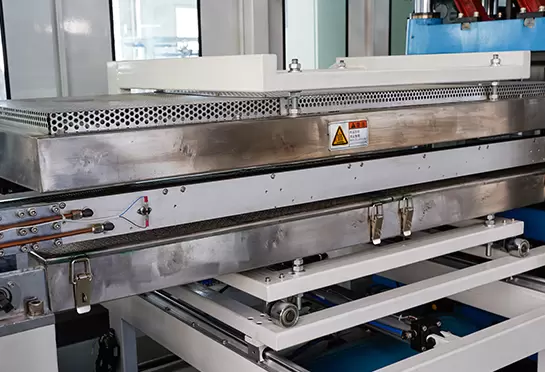 A máquina adota o sistema de temperatura PID, mostra alta precisão e tolerância de controle de temperatura ＜1℃.