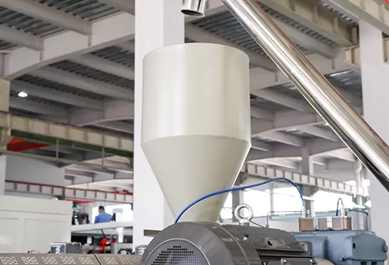 EXTRUSORA DE FOLHAS EXTRUSORA DE FOLHAS